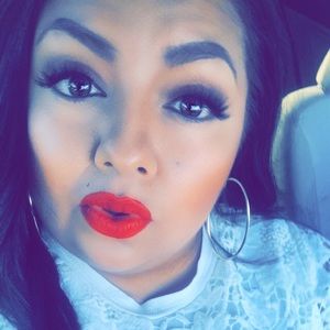 Meet your Posher, Celeste